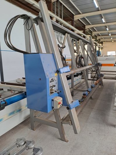 UTIS CHV 1681 FRAME MACHINE